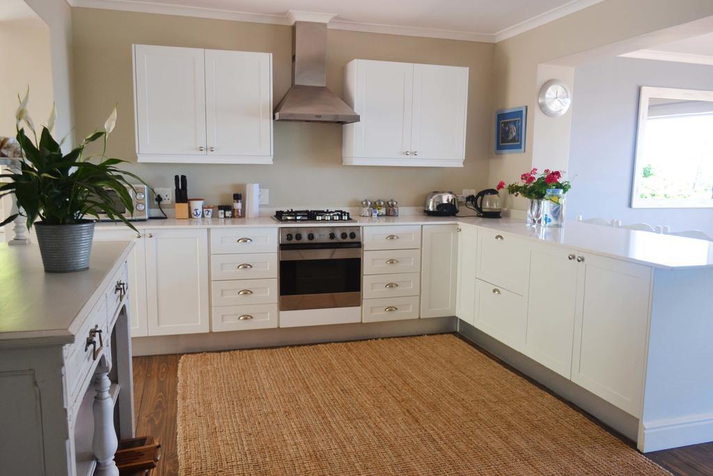 Seabreeze Luxury Two Bedroom Self Catering Penthouse Kaapstad Buitenkant foto