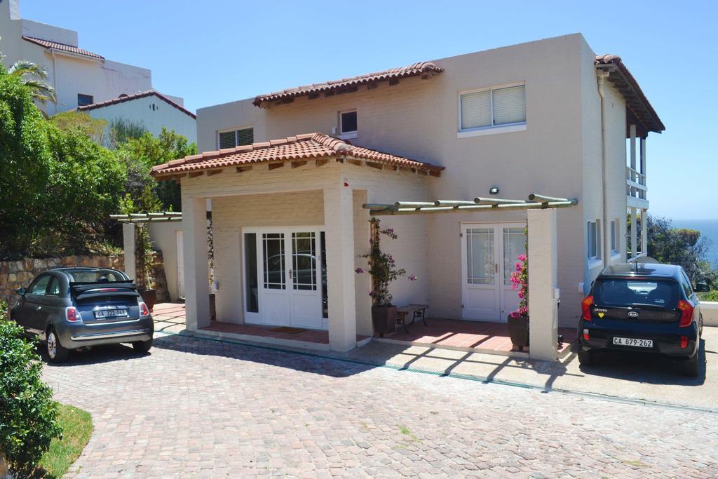 Seabreeze Luxury Two Bedroom Self Catering Penthouse Kaapstad Buitenkant foto